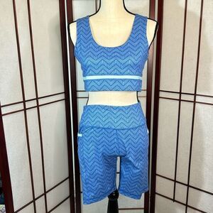 Vineyard Vines Performance 2pc workout outfit bra and shorts